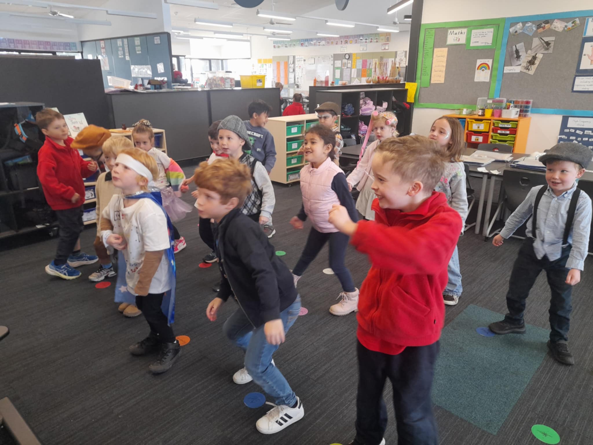 /uploaded_files/media/gallery/1753928929Dancing 100 days.jpg